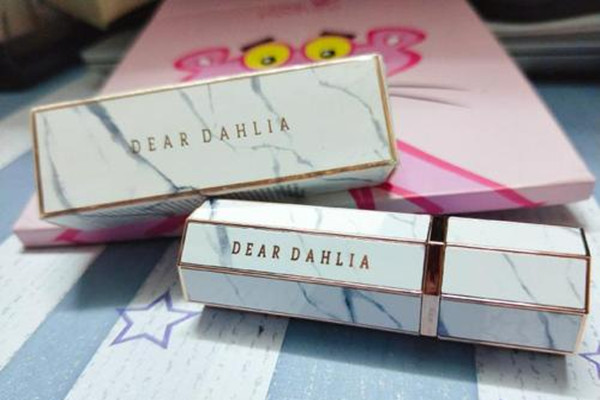 黛麗奧大理石唇釉什么質(zhì)地 黛麗奧大理石唇釉october好看嗎 黛麗奧大理石唇釉什么質(zhì)地 黛麗奧大理石唇釉october好看嗎