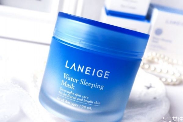 晚霜和免洗面膜哪個好 晚霜和睡眠面膜的區(qū)別 晚霜和免洗面膜哪個好 晚霜和睡眠面膜的區(qū)別