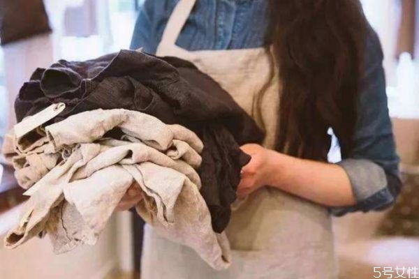 衣服曬黃怎么辦 衣服曬黃怎么解決 衣服曬黃怎么辦 衣服曬黃怎么解決