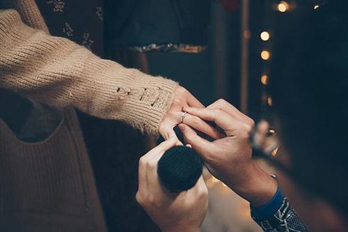 如何讓男人主動(dòng)向你求婚 讓男生主動(dòng)求婚的技巧 如何讓男人主動(dòng)向你求婚 讓男生主動(dòng)求婚的技巧