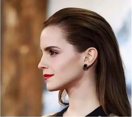 大背頭適合什么臉型 什么臉型梳大背頭好看 大背頭適合什么臉型 什么臉型梳大背頭好看