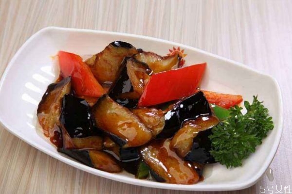 紅燒茄子選擇什么茄子比較好 紅燒茄子應該用什么茄子 紅燒茄子選擇什么茄子比較好 紅燒茄子應該用什么茄子