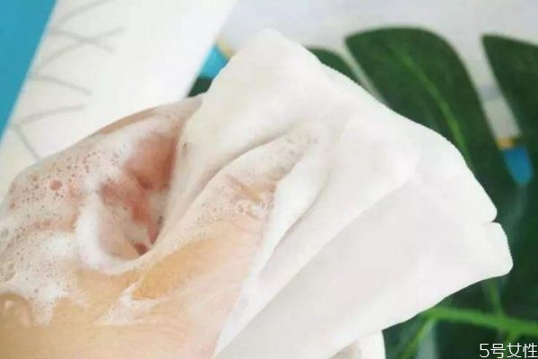 皂基洗面奶有什么作用 皂基洗面奶的功效有什么 皂基洗面奶有什么作用 皂基洗面奶的功效有什么