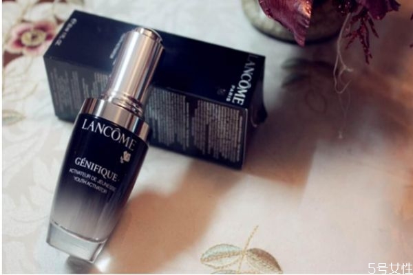 神仙水和小黑瓶可不可以一起用 蘭蔻小黑瓶和sk2神仙水 神仙水和小黑瓶可不可以一起用 蘭蔻小黑瓶和sk2神仙水