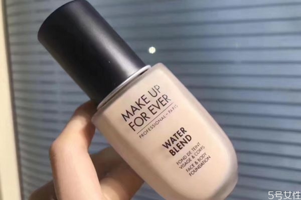 沒帶美妝蛋怎么上粉底 涂粉底沒有美妝蛋怎么辦 沒帶美妝蛋怎么上粉底 涂粉底沒有美妝蛋怎么辦