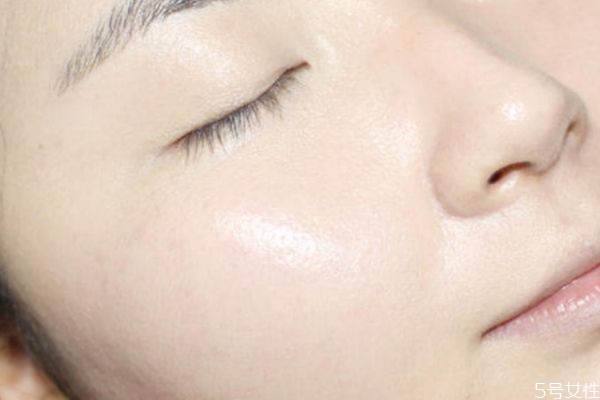 妝感輕薄的粉底液有哪些 哪些粉底液妝感比較輕薄 妝感輕薄的粉底液有哪些 哪些粉底液妝感比較輕薄