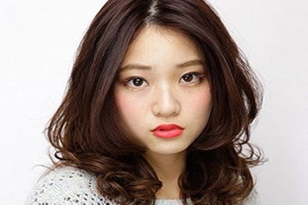 顴骨高適合梨花頭嗎 梨花頭是燙的還是卷的 顴骨高適合梨花頭嗎 梨花頭是燙的還是卷的