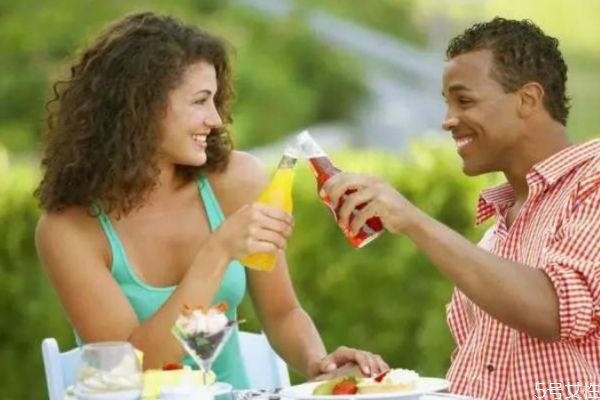 怎么樣處理好夫妻關(guān)系 處理夫妻關(guān)系的方法 怎么樣處理好夫妻關(guān)系 處理夫妻關(guān)系的方法