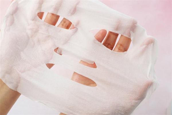 美即奶皮面膜可以白天用嗎 美即奶皮面膜需要避光使用嗎 美即奶皮面膜可以白天用嗎 美即奶皮面膜需要避光使用嗎