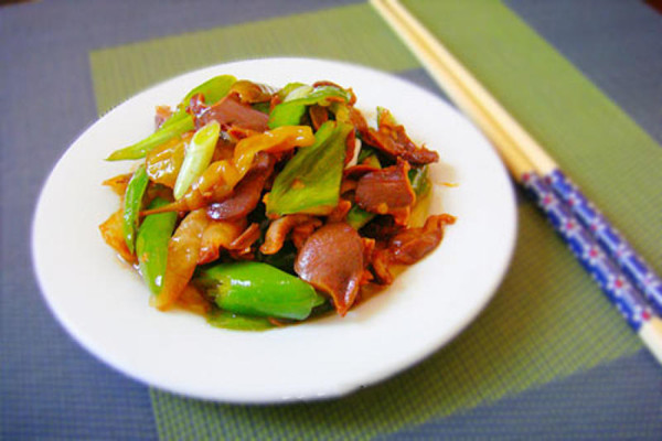 泡椒炒雞胗的做法 雞胗買回來怎么處理 泡椒炒雞胗的做法 雞胗買回來怎么處理