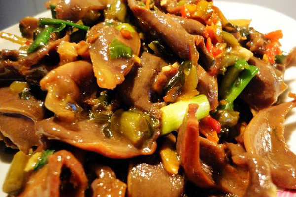 泡椒炒雞胗的做法 雞胗買回來怎么處理 泡椒炒雞胗的做法 雞胗買回來怎么處理