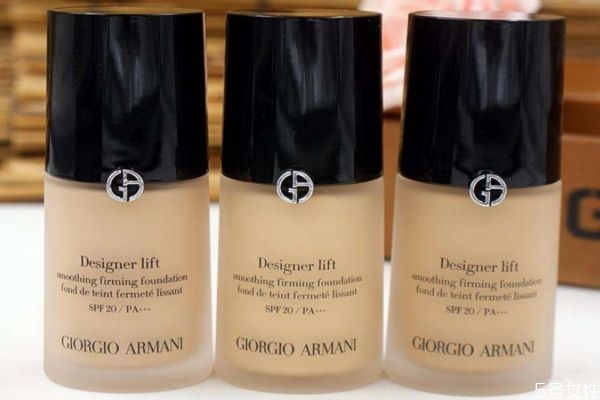 粉底液是不是要選跟膚色一樣 粉底液要白一點(diǎn)還是自然色 粉底液是不是要選跟膚色一樣 粉底液要白一點(diǎn)還是自然色