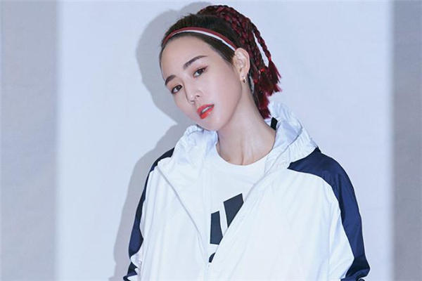 運動發(fā)帶配什么發(fā)型好看 運動發(fā)帶適合什么發(fā)型 運動發(fā)帶配什么發(fā)型好看 運動發(fā)帶適合什么發(fā)型