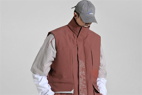 工裝棉馬甲什么顏色好看 工裝棉馬甲流行什么顏色 工裝棉馬甲什么顏色好看 工裝棉馬甲流行什么顏色