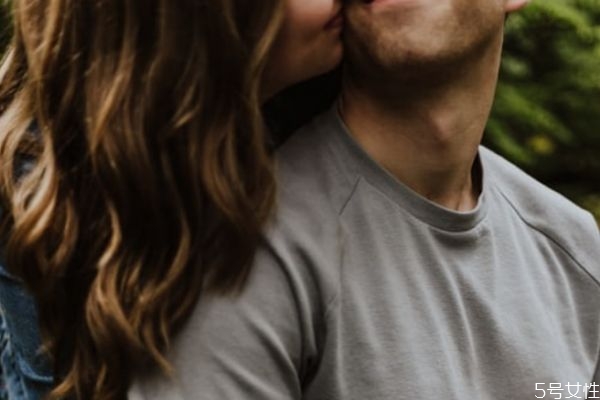 女生初戀都會(huì)分手嗎 女生初戀分手心理階段 女生初戀都會(huì)分手嗎 女生初戀分手心理階段