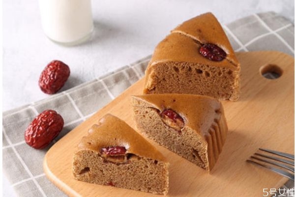 紅糖發(fā)糕熱量高嗎 吃紅糖發(fā)糕會(huì)長(zhǎng)胖嗎 紅糖發(fā)糕熱量高嗎 吃紅糖發(fā)糕會(huì)長(zhǎng)胖嗎