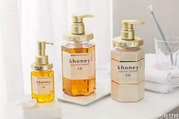 洗發(fā)乳能當洗發(fā)水用嗎 洗發(fā)水過了保質(zhì)期還能用嗎 洗發(fā)乳能當洗發(fā)水用嗎 洗發(fā)水過了保質(zhì)期還能用嗎