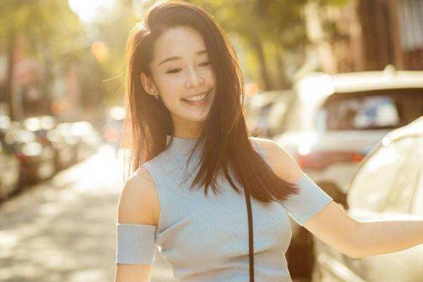 女生為什么會(huì)摸男生頭發(fā) 女生為什么不能隨便摸男生頭發(fā) 女生為什么會(huì)摸男生頭發(fā) 女生為什么不能隨便摸男生頭發(fā)