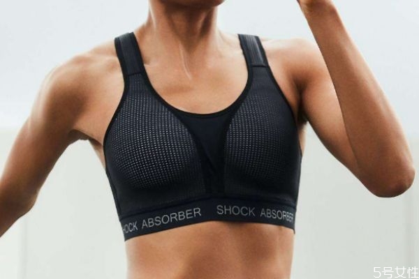 穿運(yùn)動(dòng)內(nèi)衣胸部會(huì)下垂嗎 胸部下垂是因?yàn)檫\(yùn)動(dòng)內(nèi)衣嗎 穿運(yùn)動(dòng)內(nèi)衣胸部會(huì)下垂嗎 胸部下垂是因?yàn)檫\(yùn)動(dòng)內(nèi)衣嗎