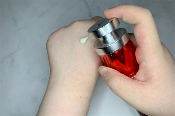 珀萊雅紅寶石精華怎么用 珀萊雅紅寶石精華使用順序 珀萊雅紅寶石精華怎么用 珀萊雅紅寶石精華使用順序