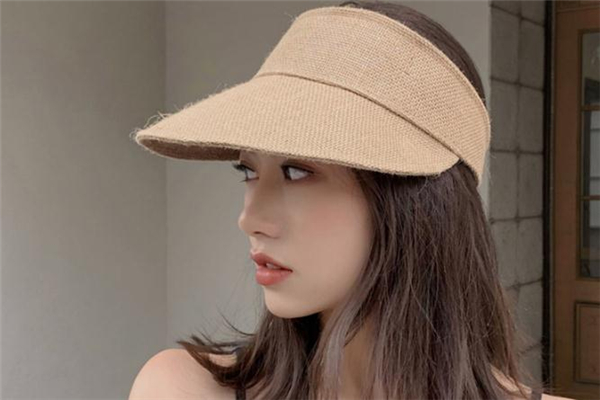 空頂帽配什么發(fā)型好看 空頂帽適合什么發(fā)型 空頂帽配什么發(fā)型好看 空頂帽適合什么發(fā)型