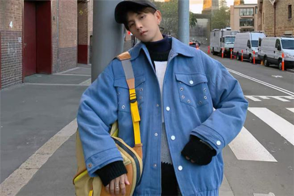 牛仔外套配什么包包好看 牛仔外套搭配包包圖片 牛仔外套配什么包包好看 牛仔外套搭配包包圖片