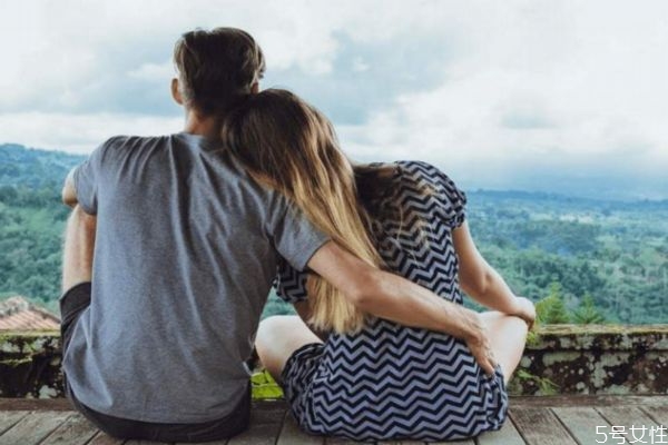 摩羯座女喜歡什么樣子的男生 什么男生摩羯座女喜歡 摩羯座女喜歡什么樣子的男生 什么男生摩羯座女喜歡