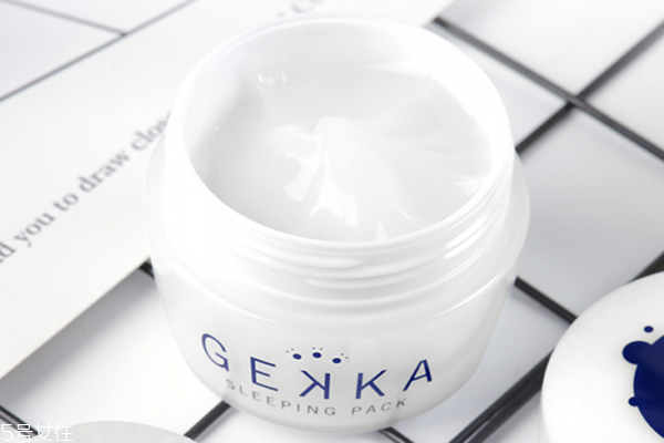 熬夜修復(fù)面膜哪個牌子好 熬夜臉4種問題對應(yīng)面膜 熬夜修復(fù)面膜哪個牌子好 熬夜臉4種問題對應(yīng)面膜