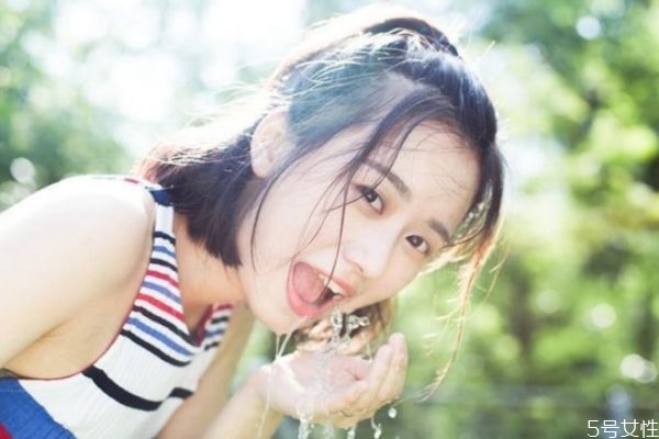 夏天皮膚保養(yǎng)小常識 夏季應該怎么護膚 夏天皮膚保養(yǎng)小常識 夏季應該怎么護膚