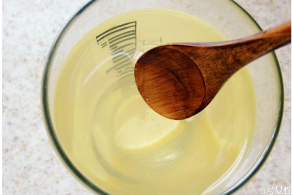 怎么做檸檬蜂蜜面膜 做檸檬蜂蜜面膜的方法 怎么做檸檬蜂蜜面膜 做檸檬蜂蜜面膜的方法