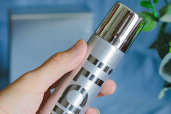 iLab小透明唇膏滋潤嗎 iLab小透明唇膏有味道嗎 iLab小透明唇膏滋潤嗎 iLab小透明唇膏有味道嗎