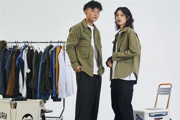 2020年流行什么樣的情侶裝 2020年情侶裝流行趨勢(shì) 2020年流行什么樣的情侶裝 2020年情侶裝流行趨勢(shì)