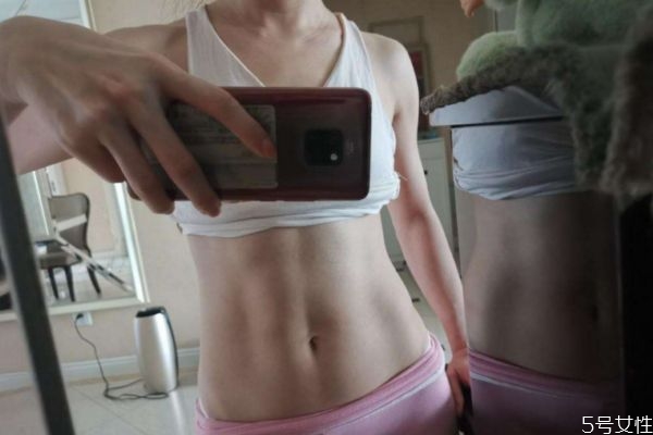 馬甲線和腹肌的區(qū)別 馬甲線和腹肌的不同 馬甲線和腹肌的區(qū)別 馬甲線和腹肌的不同