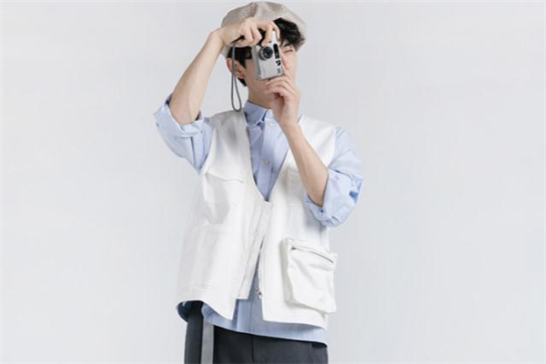 豎條紋襯衫怎么穿好看 豎條紋襯衫怎么穿不像病號服 豎條紋襯衫怎么穿好看 豎條紋襯衫怎么穿不像病號服