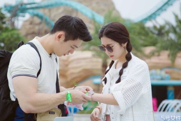 談戀愛(ài)怎么找話(huà)題 談戀愛(ài)找什么話(huà)題好 談戀愛(ài)怎么找話(huà)題 談戀愛(ài)找什么話(huà)題好