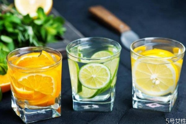 檸檬減肥的正確方法 檸檬減肥的方法有什么 檸檬減肥的正確方法 檸檬減肥的方法有什么