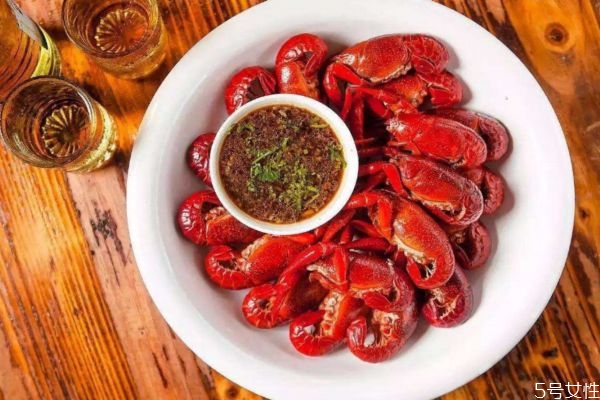 小龍蝦怎么煮好吃 煮小龍蝦的好吃做法 小龍蝦怎么煮好吃 煮小龍蝦的好吃做法