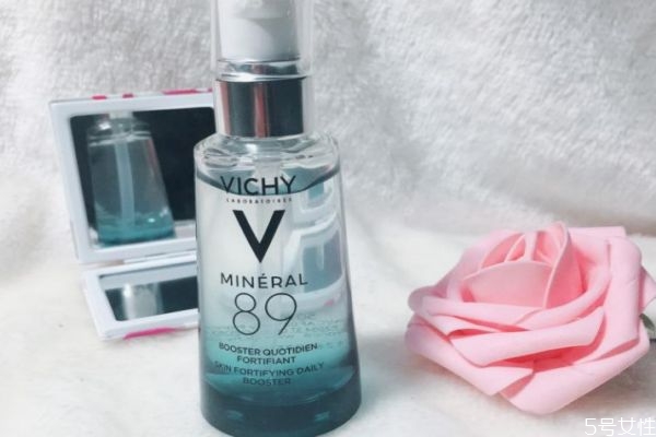 精華液和面霜的區(qū)別 面霜好還是精華好 精華液和面霜的區(qū)別 面霜好還是精華好