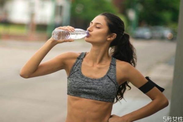 運(yùn)動(dòng)十分鐘可以減肥嗎 減重一斤需要消耗多少卡路里 運(yùn)動(dòng)十分鐘可以減肥嗎 減重一斤需要消耗多少卡路里