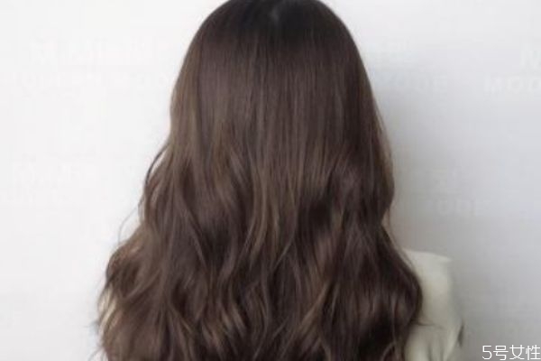 蜂蜜茶和蜜茶棕一樣嗎 蜜茶棕發(fā)色適合黃皮嗎 蜂蜜茶和蜜茶棕一樣嗎 蜜茶棕發(fā)色適合黃皮嗎