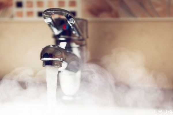 油性皮膚洗臉有什么注意 油性皮膚洗臉的注意 油性皮膚洗臉有什么注意 油性皮膚洗臉的注意