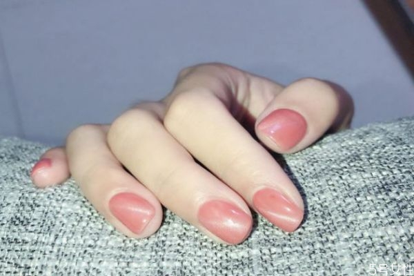 適合夏季的美甲顏色 什么美甲顏色時(shí)候夏季 適合夏季的美甲顏色 什么美甲顏色時(shí)候夏季