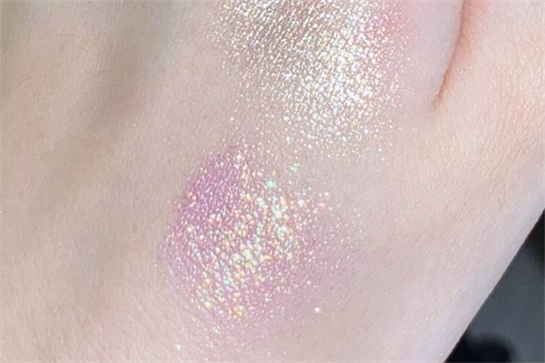 完美日記錦鯉盤教程 完美日記錦鯉盤眼影畫法 完美日記錦鯉盤教程 完美日記錦鯉盤眼影畫法