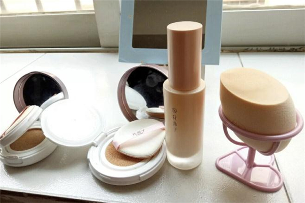 花西子粉底液色號 花西子粉底液適合什么膚質(zhì) 花西子粉底液色號 花西子粉底液適合什么膚質(zhì)