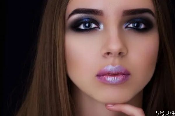 化妝之后如何避免沾口罩 如何戴口罩不掉妝 化妝之后如何避免沾口罩 如何戴口罩不掉妝