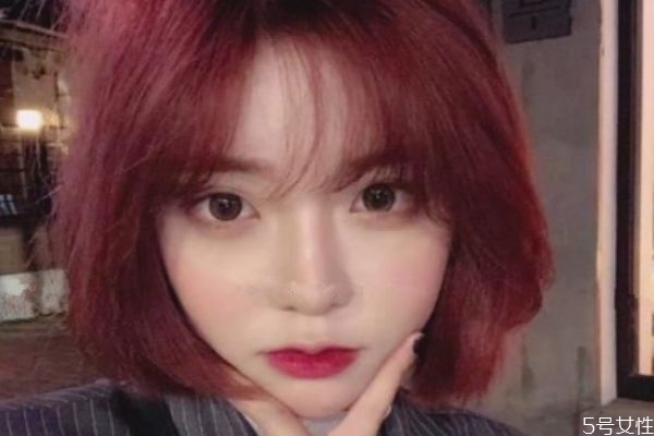 染酒紅色太紅了怎么辦 染過(guò)酒紅色能換棕色嗎 染酒紅色太紅了怎么辦 染過(guò)酒紅色能換棕色嗎