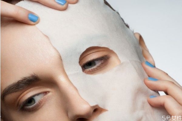 貼完面膜臉黏糊糊怎么辦 敷完面膜粘粘的好不好 貼完面膜臉黏糊糊怎么辦 敷完面膜粘粘的好不好