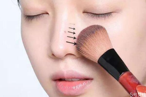 鼻子兩邊老卡粉怎么辦 起皮卡粉浮粉解決方法 鼻子兩邊老卡粉怎么辦 起皮卡粉浮粉解決方法