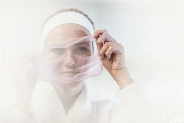 貼完面膜臉黏糊糊怎么辦 敷完面膜粘粘的好不好 貼完面膜臉黏糊糊怎么辦 敷完面膜粘粘的好不好