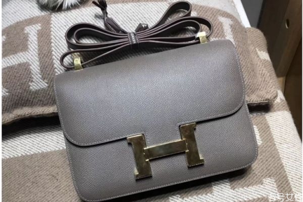 愛馬仕包包怎么區(qū)分真假 辨別愛馬仕包包的方法 愛馬仕包包怎么區(qū)分真假 辨別愛馬仕包包的方法